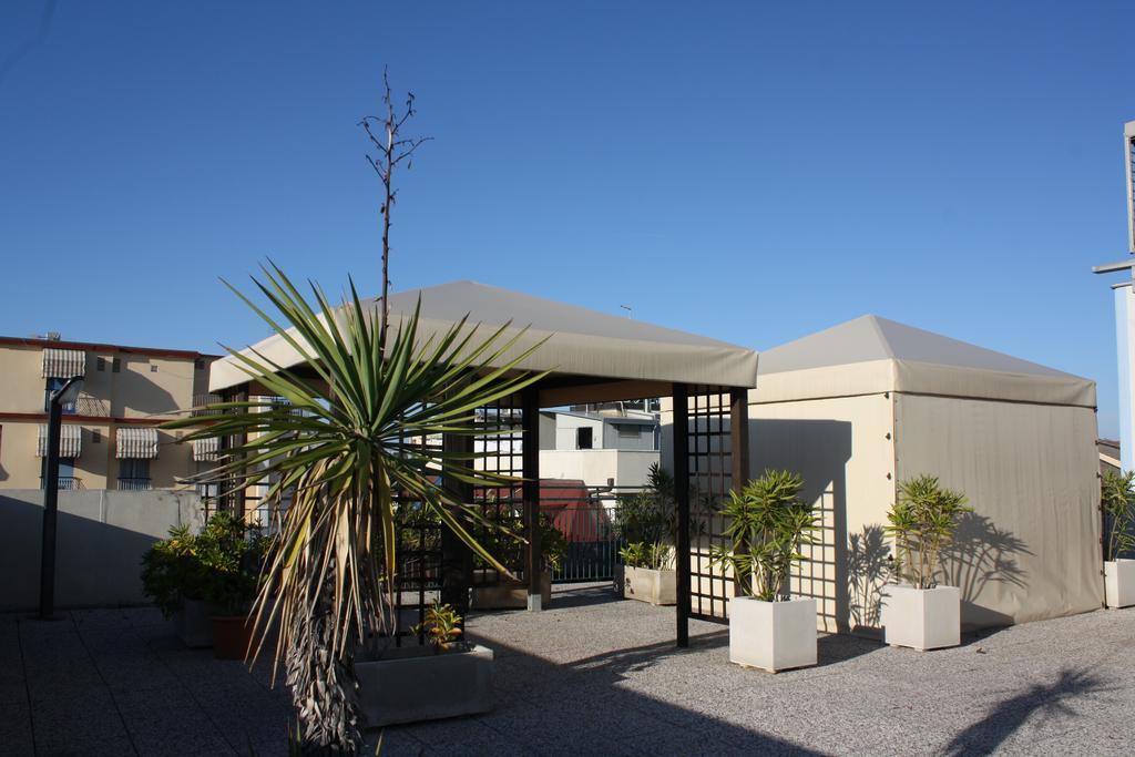 Residence Le Vele Cattolica Exteriör bild