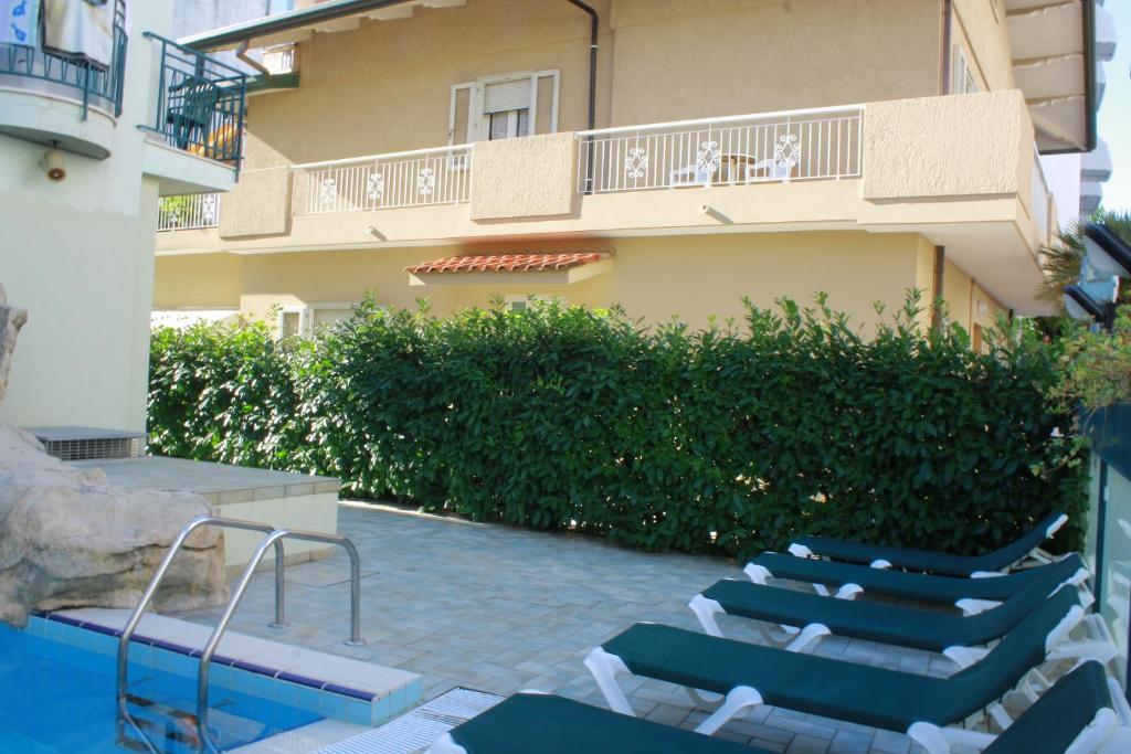 Residence Le Vele Cattolica Exteriör bild